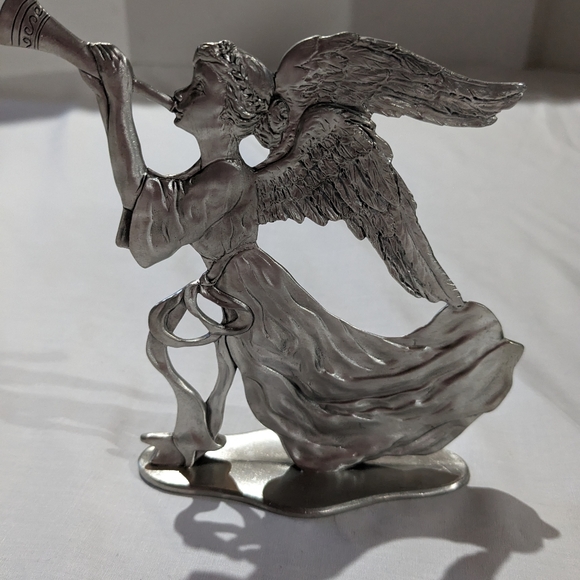 Angel with horn figurine pewter Seagull Canada 1991 Etain Zinn tabletop shelf - Picture 5 of 5